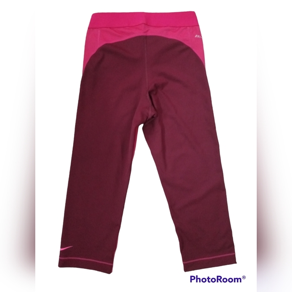 Nike Pro Capri Leggings - Picture 6 of 7